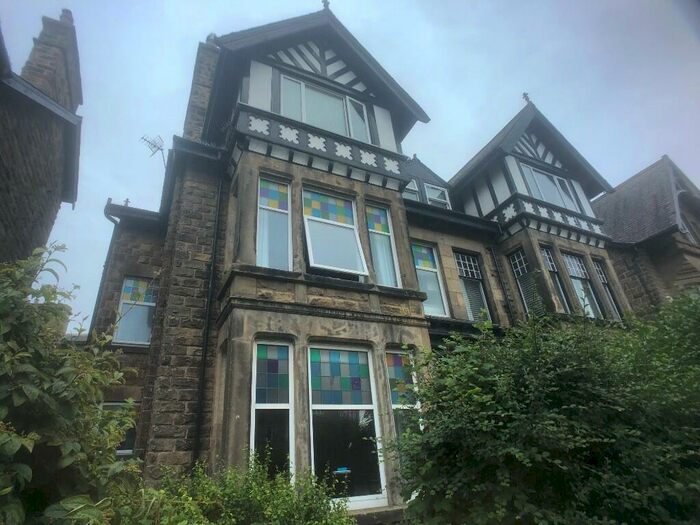 2 Bedroom Apartment To Rent In East Parade, Harrogate, North Yorkshire, HG1