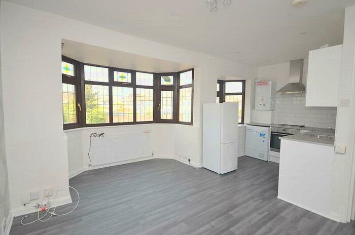 1 Bedroom Apartment To Rent In Thurloe Gardens, Romford, Essex, RM1
