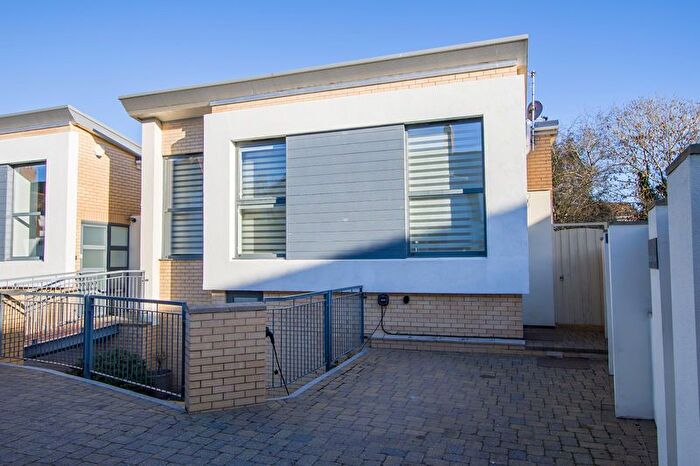 3 Bedroom Detached House For Sale In Station Mews, Penarth, CF64