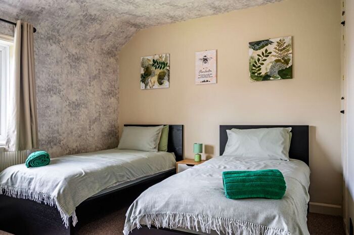 3 Bedroom Flat To Rent In Midville Road, Manchester, M11