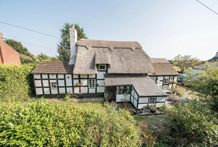 4 Bedroom Detached House For Sale In Swan Lane, Stoke Orchard, Cheltenham, Gloucestershire, GL52