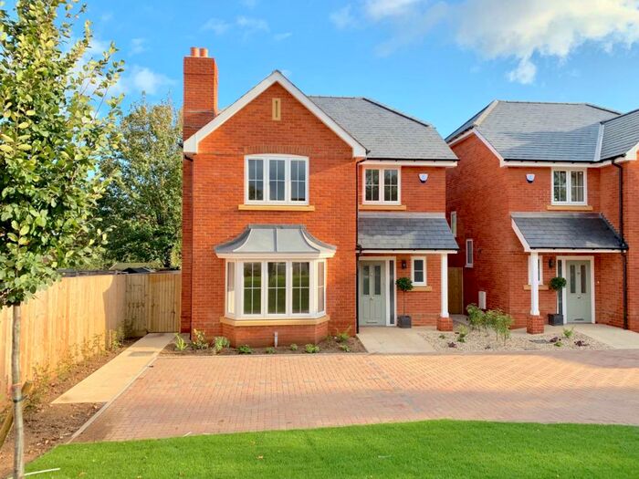 4 Bedroom Detached House To Rent In Heatherfield Place, Hazel Gardens, Sonning Common, Oxfordshire, RG4