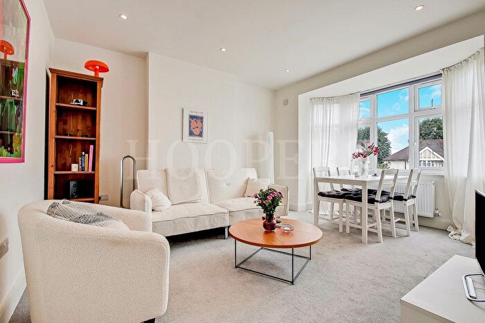 3 Bedroom Maisonette For Sale In West Way, London, NW10