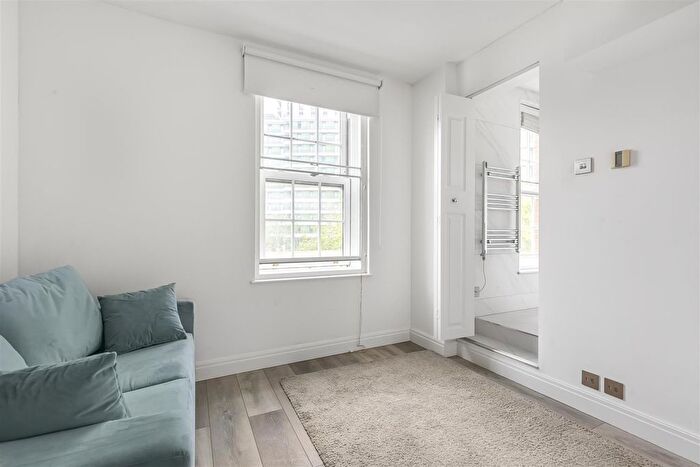 2 Bedroom Flat To Rent In Cheylesmore House, Ebury Bridge Road, London, SW1W