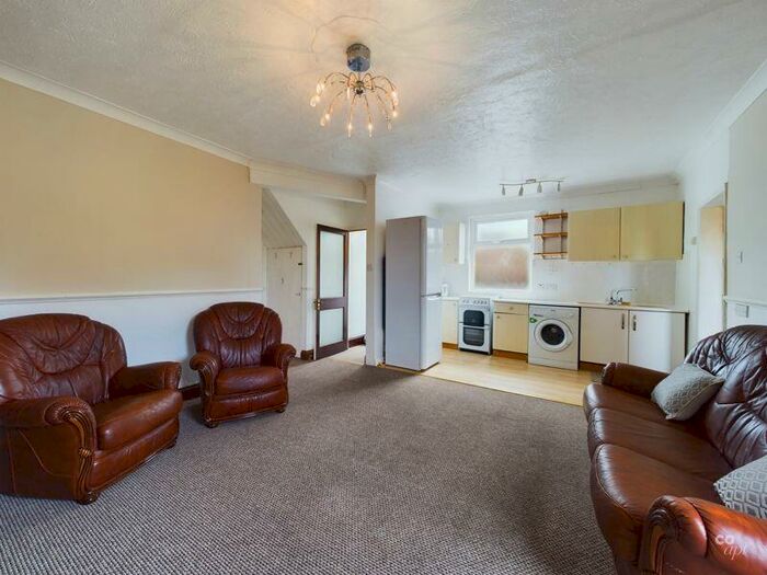 2 Bedroom Flat To Rent In Milner Road, Brighton, BN2