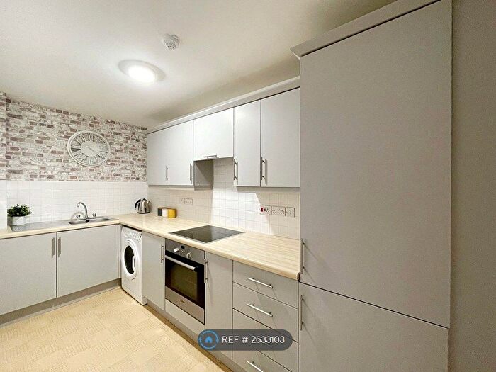 2 Bedroom Flat To Rent In Adlington Place, Poynton, Stockport, SK12