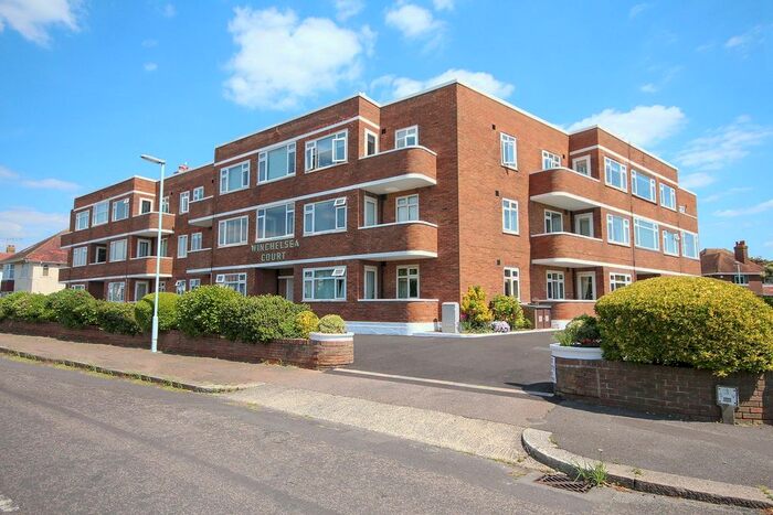 2 Bedroom Flat To Rent In Winchelsea Gardens, Worthing, BN11