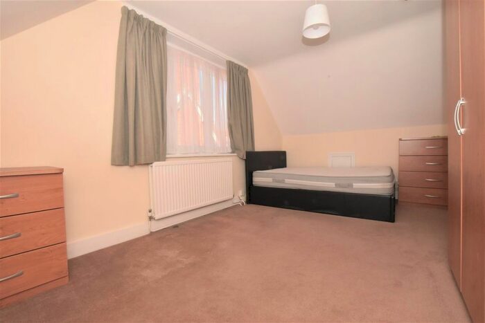 Studio To Rent In Redlands Road, Reading, RG1
