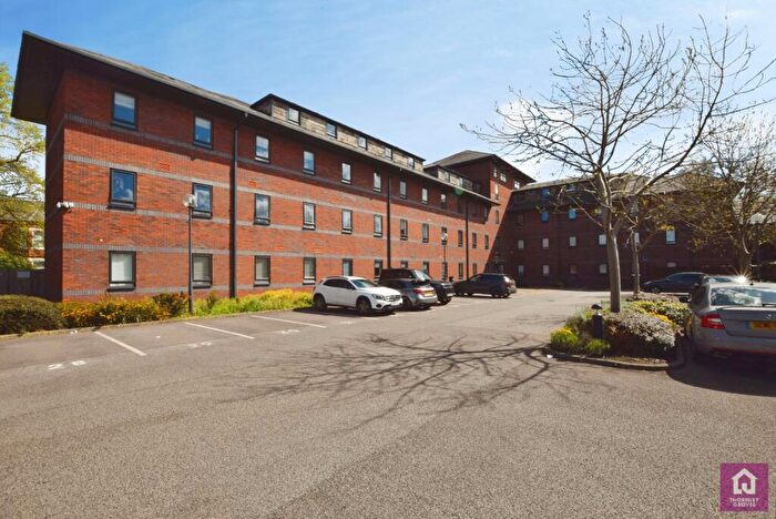 2 Bedroom Flat For Sale In Park Avenue, Sale, Greater Manchester, M33