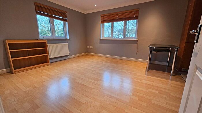 1 Bedroom Flat To Rent In Dolphin Road, Northolt, UB5