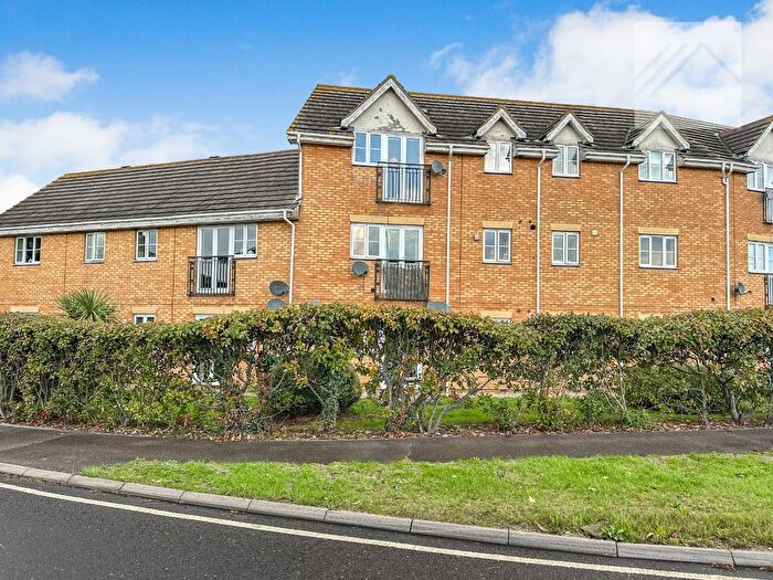 2 Bedroom Flat For Sale In Pepys Court, Wickford, SS12