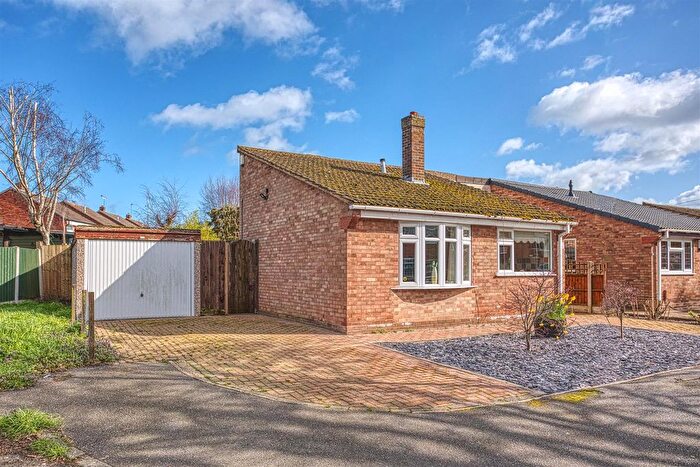 3 Bedroom Semi Detached Bungalow For Sale In Maree Close, Sinfin, Derby, DE24