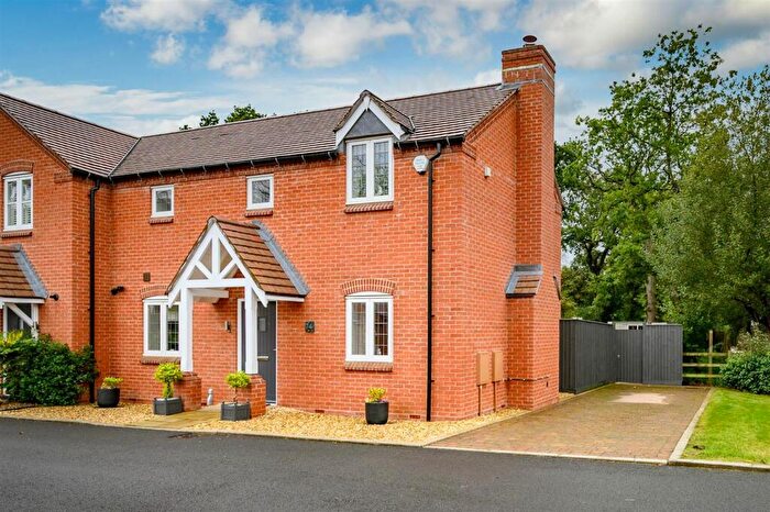 2 Bedroom Semi-Detached House For Sale In School Road, Hockley Heath, B94