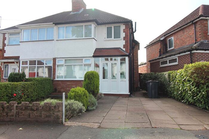 3 Bedroom Semi Detached House To Rent In Charlbury Crescent, Birmingham, B26