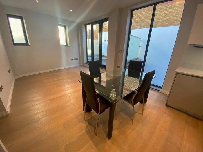 2 Bedroom Flat To Rent In Hargrave Place, London, N7