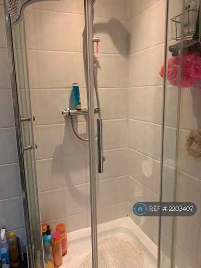 1 Bedroom Flat To Rent In Town Street, Leeds, LS28
