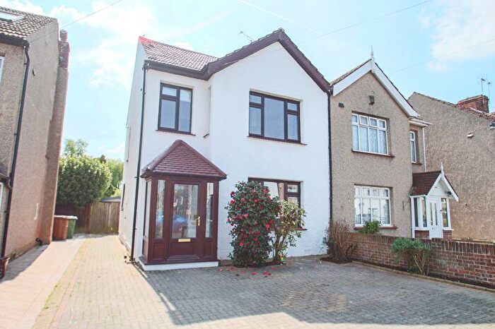 4 Bedroom Semi-Detached House To Rent In Tidford Road, Welling, Kent, DA16