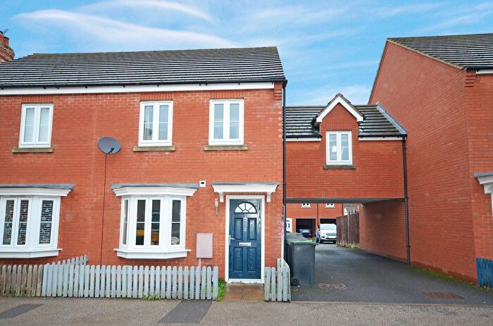 4 Bedroom Terraced House For Sale In Hill Street, Raunds, Northamptonshire, NN9