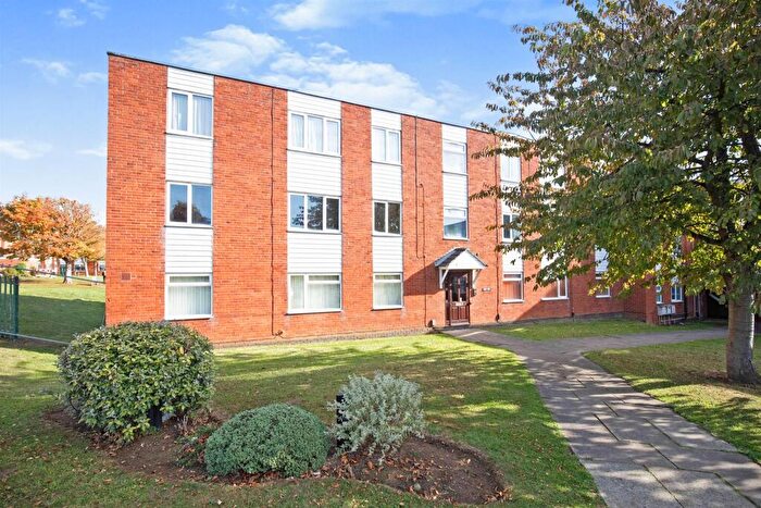 2 Bedroom Apartment For Sale In Chiltern Way, Northampton, NN5