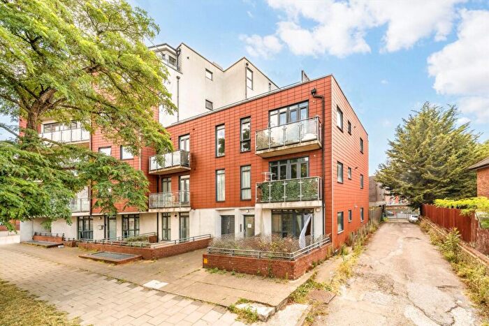 1 Bedroom Flat For Sale In Shaftesbury Avenue, Harrow, HA2