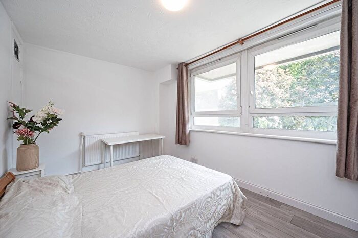 3 Bedroom Maisonette To Rent In Pelter Street, Tower Hamlets, London, E2