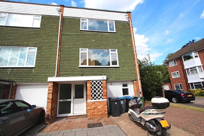 6 Bedroom End Of Terrace House To Rent In Oak Hill, Surbiton, KT6