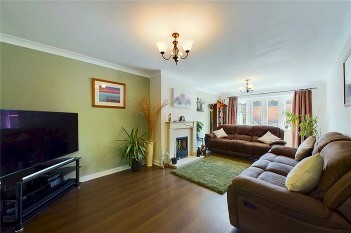 5 Bedroom Detached House For Sale In Stone Hill, St. Neots, Cambridgeshire, PE19