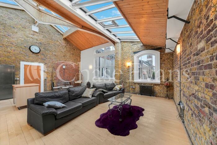 2 Bedroom Flat To Rent In Chatham Close, Royal Arsenal Riverside, Woolwich, SE18