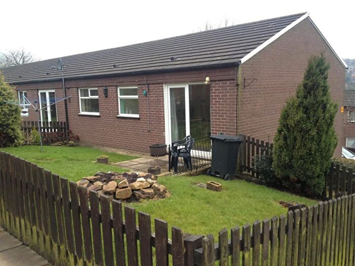 2 Bedroom Apartment For Sale In Ravenstone Drive, Greetland, Halifax, HX4