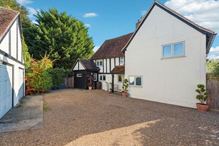 3 Bedroom Detached House For Sale In Brook Street, Edlesborough, Buckinghamshire, LU6