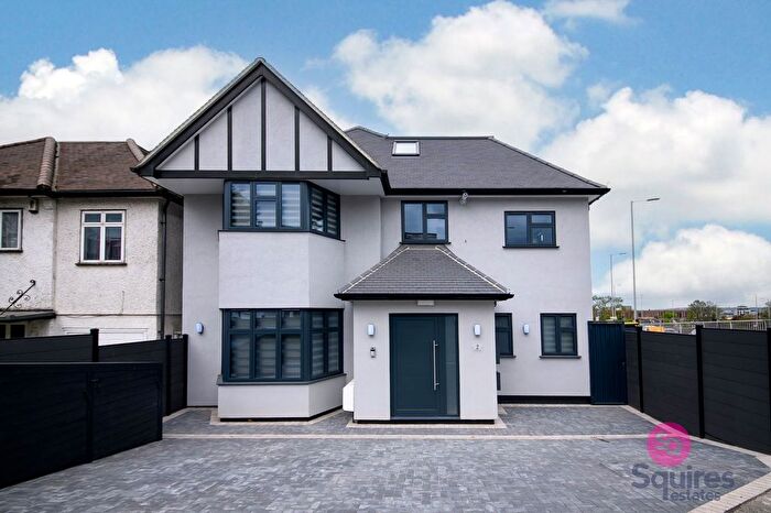 2 Bedroom Flat To Rent In Colindeep Gardens, London, NW4