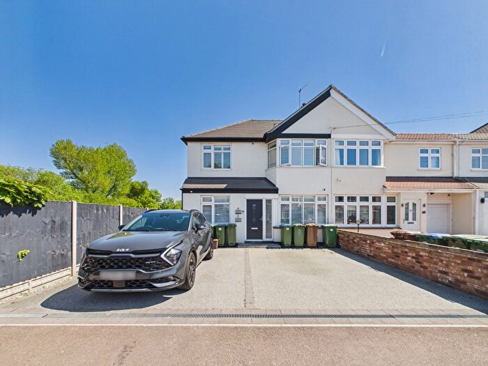 2 Bedroom Flat For Sale In Bexley, Kent, DA5