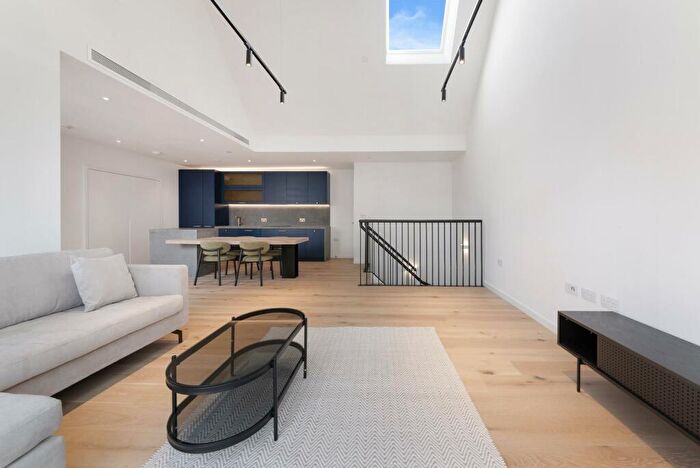 2 Bedroom Apartment To Rent In Hampden House, Goodluck Hope, London, E14