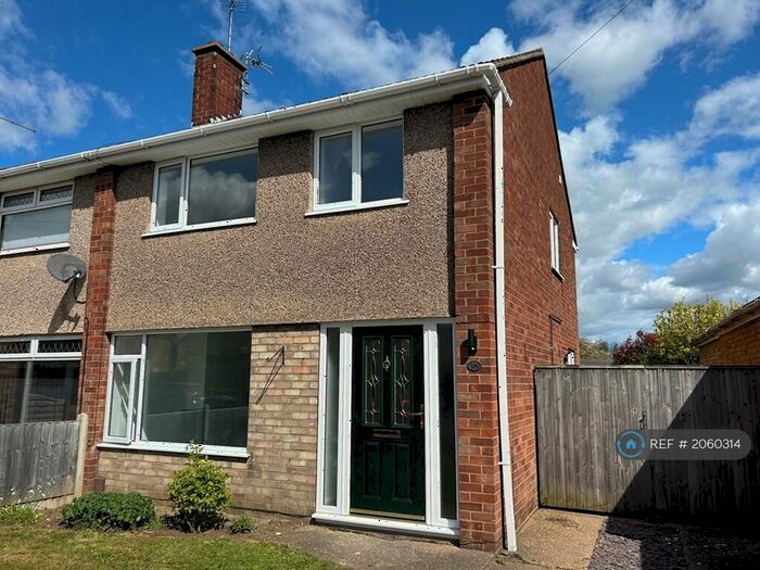 3 Bedroom Semi-Detached House To Rent In Beverley Grove, North Hykeham, Lincoln, LN6