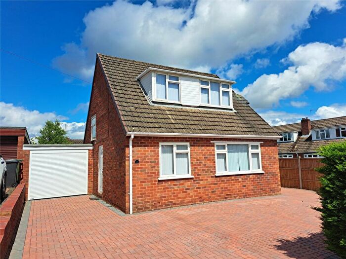 2 Bedroom Link Detached House To Rent In Holmcroft Road, Kidderminster, Worcestershire, DY10