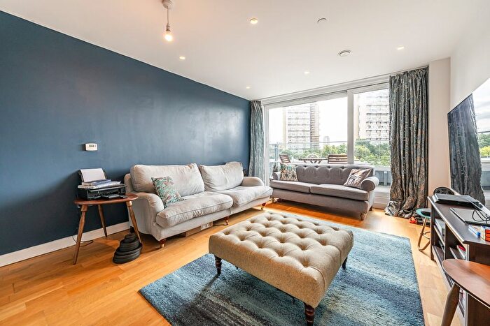 2 Bedroom Flat To Rent In Clapham Road, London, SW9