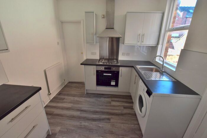 2 Bedroom Flat To Rent In Ashleigh Grove, West Jesmond, Newcastle Upon Tyne, NE2