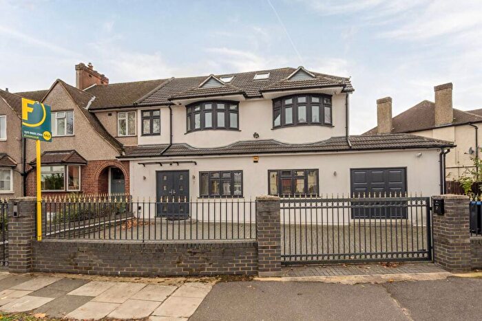 5 Bedroom Semi-Detached House For Sale In Thurleston Avenue, Morden, SM4