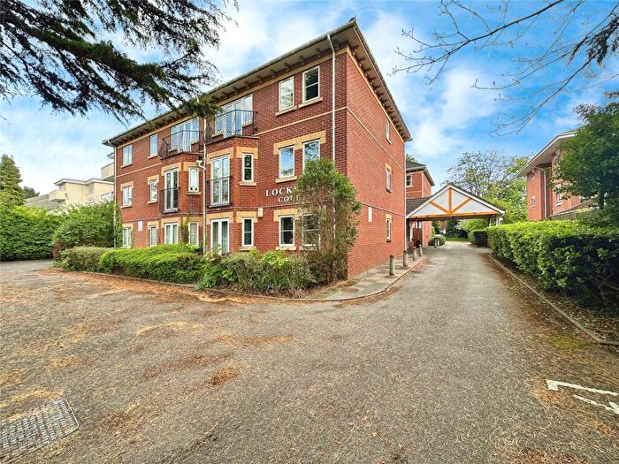 2 Bedroom Apartment For Sale In Archers Road, Southampton, Hampshire, SO15