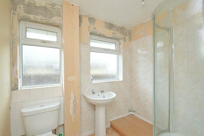 2 Bedroom Detached Bungalow For Sale In Chain Free * Godshill, PO38