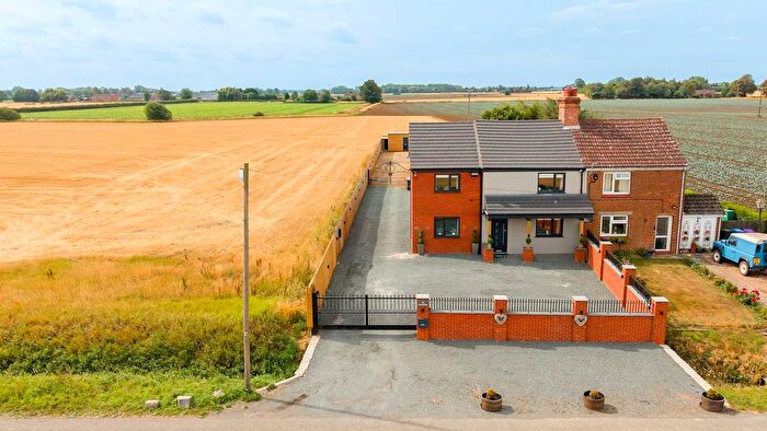4 Bedroom Semi-Detached House For Sale In West End Road, Frampton, PE20