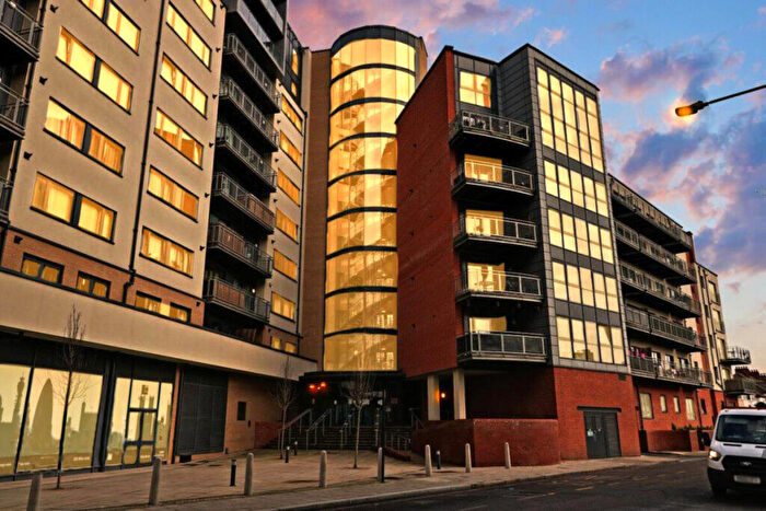 2 Bedroom Apartment For Sale In Gabrielle House, Ilford, IG2