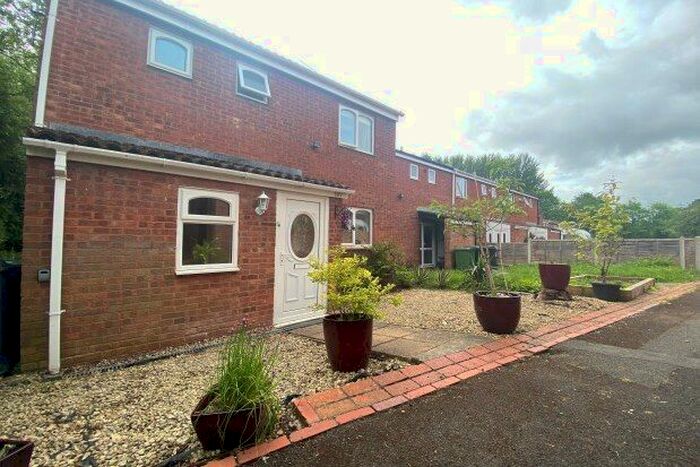 3 Bedroom Property To Rent In Loxley Close, Redditch, B98