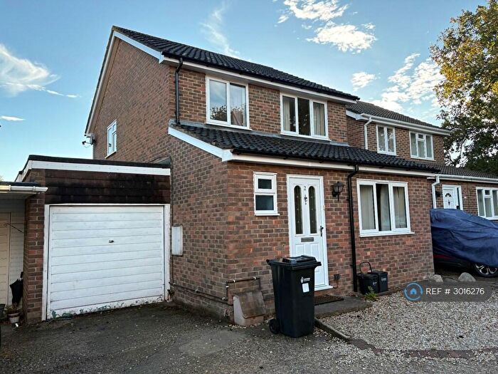 3 Bedroom Terraced House To Rent In Lowestoft Close, Lower Earley, Reading, RG6