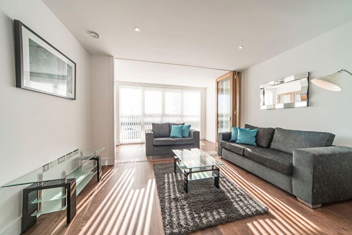 2 Bedroom Flat To Rent In Gateway Tower, Western Gateway, Royal Victoria, E16