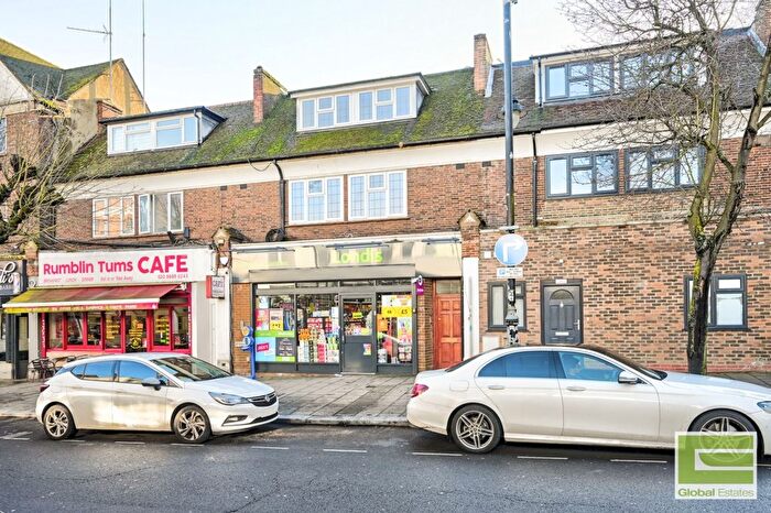 4 Bedroom Flat To Rent In , Beddington Gardens, Wallington, SM6