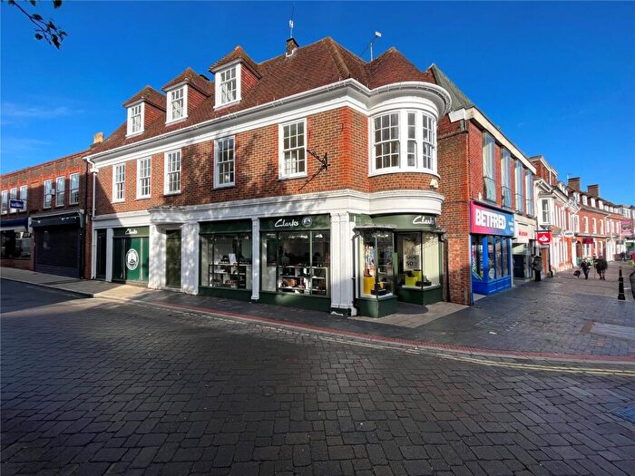 3 Bedroom Maisonette To Rent In Market Street, Alton, Hampshire, GU34