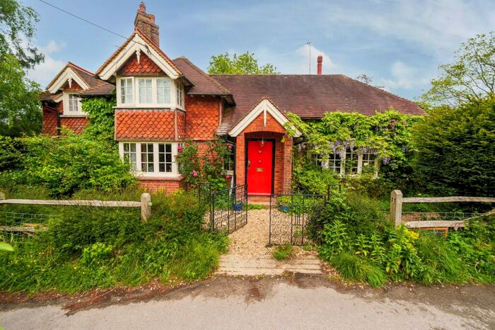 3 Bedroom Cottage For Sale In Hurston Lane, Storrington, RH20