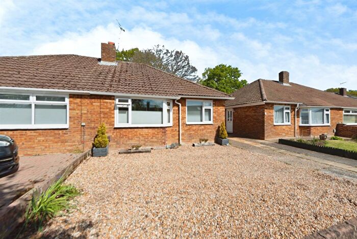 2 Bedroom Semi-Detached Bungalow For Sale In Oak Road, Fareham, PO15