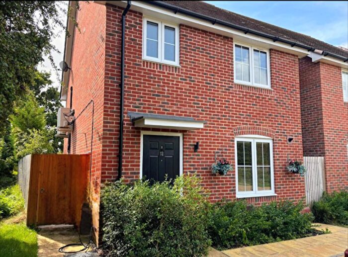 3 Bedroom Detached House For Sale In Newell Crescent, Eastergate, PO20